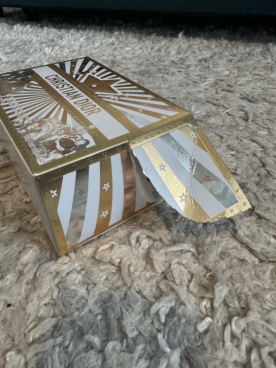 Dior Gold Sparkle Cosmetic Pouch GWP - Picture 7 of 7